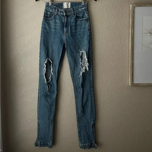 Revice Farrah High Waisted Distressed Jeans Medium Wash Size 26 Made in USA - Picture 2 of 9
